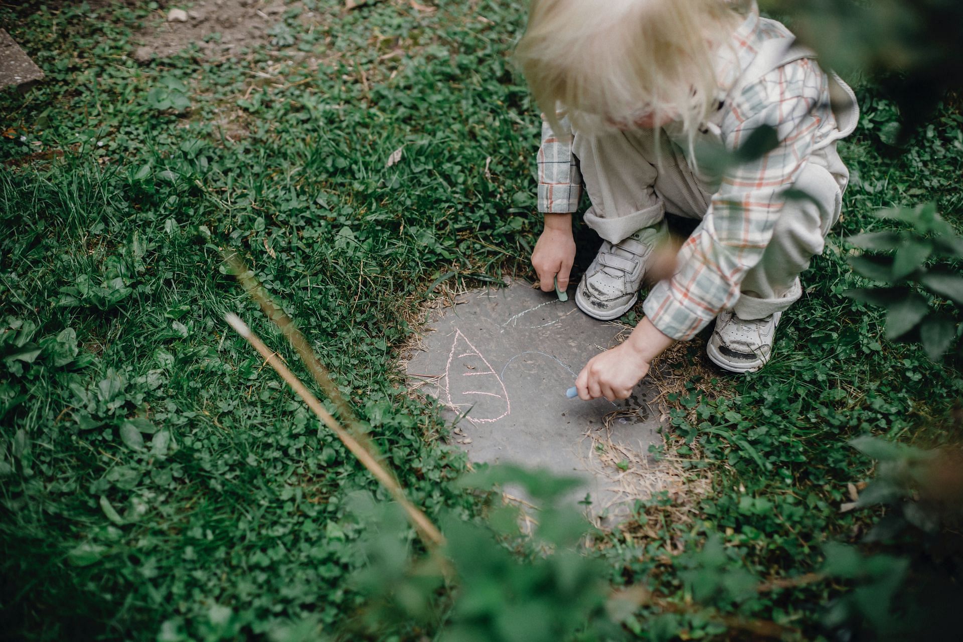 Piaget's theory of development helps you take a sneak peek into your child's life. (Image via Pexels/ Allan Mas)